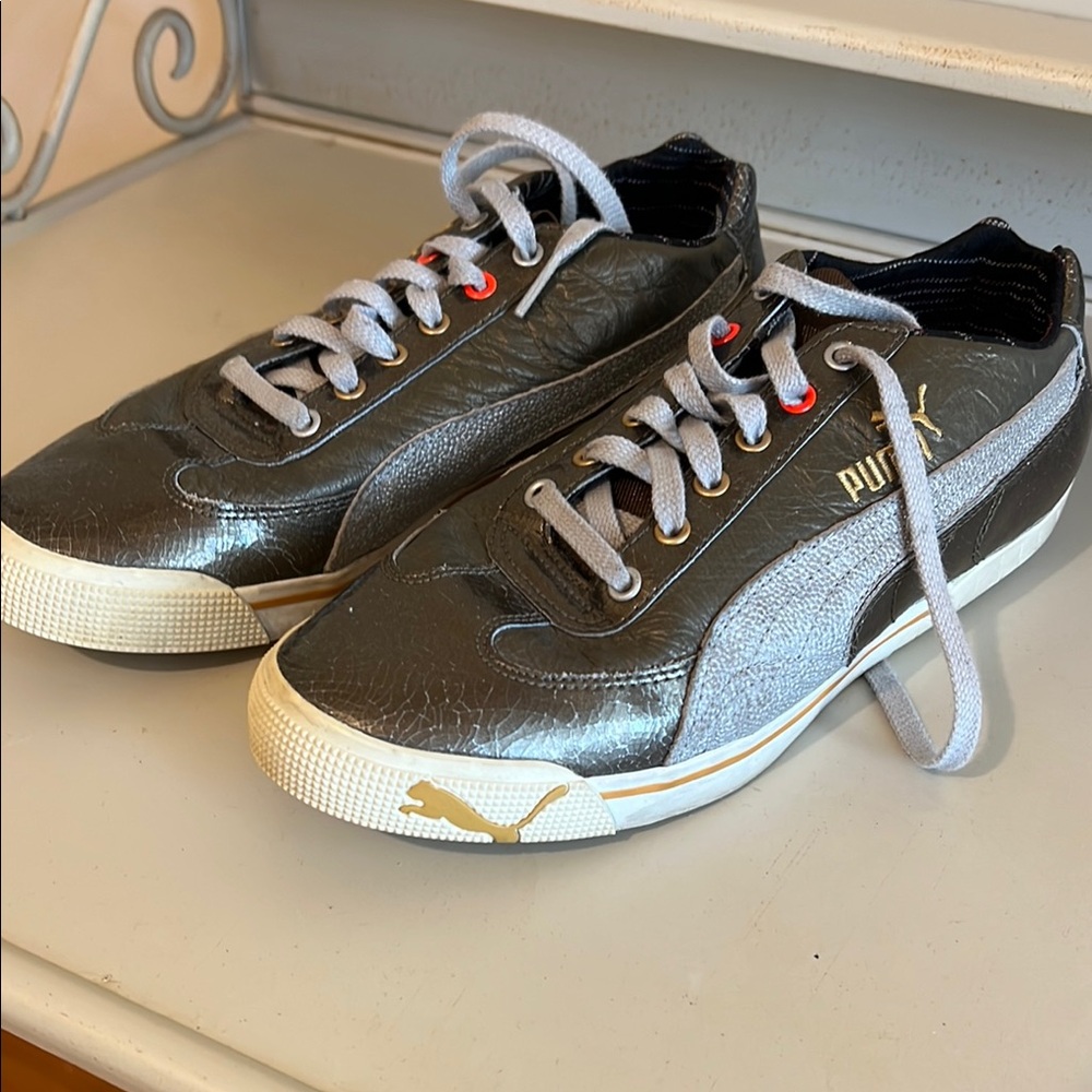 Puma women’s khaki and silver Sneakers